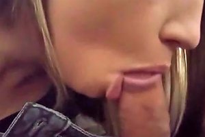 My Homemade College Girl Gives Professional Blowjob